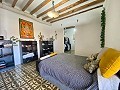 Groot mooi huis in een gehucht in Yecla in Spanish Fincas