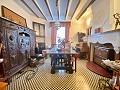 Groot mooi huis in een gehucht in Yecla in Spanish Fincas