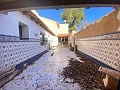 Groot mooi huis in een gehucht in Yecla in Spanish Fincas