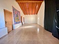 Groot mooi huis in een gehucht in Yecla in Spanish Fincas