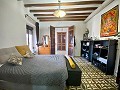 Groot mooi huis in een gehucht in Yecla in Spanish Fincas