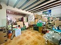 Groot mooi huis in een gehucht in Yecla in Spanish Fincas