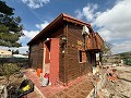 Villa de 4 dormitorios y 2 baños y casa de madera de 4 dormitorios y 2 baños en venta en La Romana. in Spanish Fincas
