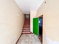 Gran Proyecto de Reforma con Opción de Comercio y 2 Apartamentos in Spanish Fincas