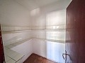 Gran Proyecto de Reforma con Opción de Comercio y 2 Apartamentos in Spanish Fincas
