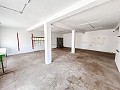 Gran Proyecto de Reforma con Opción de Comercio y 2 Apartamentos in Spanish Fincas