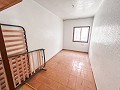 Gran Proyecto de Reforma con Opción de Comercio y 2 Apartamentos in Spanish Fincas