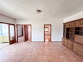 Gran Proyecto de Reforma con Opción de Comercio y 2 Apartamentos in Spanish Fincas