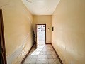 Gran Proyecto de Reforma con Opción de Comercio y 2 Apartamentos in Spanish Fincas