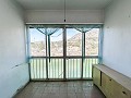 Gran Proyecto de Reforma con Opción de Comercio y 2 Apartamentos in Spanish Fincas