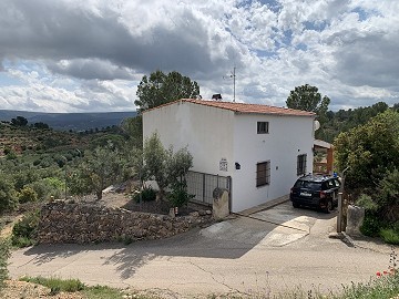 Superbe maison de campagne avec 4 chambres et terrain de 20 000 m2