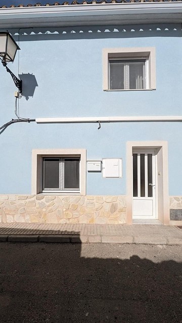 Schönes Stadthaus mit 3 Schlafzimmern und 1 Bad in Pinoso.