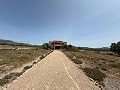 Schitterende, 70% afgewerkte nieuwbouwvilla met 7 slaapkamers en 4 badkamers te koop in Salinas. in Spanish Fincas