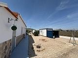 Instapklare moderne villa met 5 slaapkamers in Sax, Alicante met zwembad in Spanish Fincas