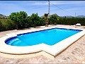 Instapklare moderne villa met 5 slaapkamers in Sax, Alicante met zwembad in Spanish Fincas
