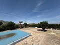Instapklare moderne villa met 5 slaapkamers in Sax, Alicante met zwembad in Spanish Fincas