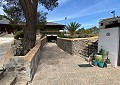 Prachtige traditionele villa met 5 slaapkamers en 2 badkamers op 140.000 m2 bos in Sax in Spanish Fincas