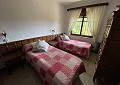Prachtige traditionele villa met 5 slaapkamers en 2 badkamers op 140.000 m2 bos in Sax in Spanish Fincas