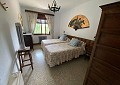 Prachtige traditionele villa met 5 slaapkamers en 2 badkamers op 140.000 m2 bos in Sax in Spanish Fincas