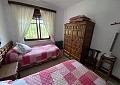 Prachtige traditionele villa met 5 slaapkamers en 2 badkamers op 140.000 m2 bos in Sax in Spanish Fincas