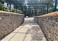 Prachtige traditionele villa met 5 slaapkamers en 2 badkamers op 140.000 m2 bos in Sax in Spanish Fincas