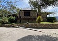 Prachtige traditionele villa met 5 slaapkamers en 2 badkamers op 140.000 m2 bos in Sax in Spanish Fincas