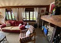 Prachtige traditionele villa met 5 slaapkamers en 2 badkamers op 140.000 m2 bos in Sax in Spanish Fincas