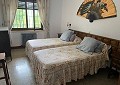 Prachtige traditionele villa met 5 slaapkamers en 2 badkamers op 140.000 m2 bos in Sax in Spanish Fincas