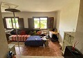 Casa de campo de 3 dormitorios con un apartamento anexo de 2 dormitorios más un estudio de 1 dormitorio en Sax. in Spanish Fincas