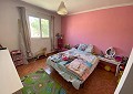 Casa de campo de 3 dormitorios con un apartamento anexo de 2 dormitorios más un estudio de 1 dormitorio en Sax. in Spanish Fincas