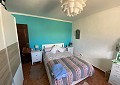 Casa de campo de 3 dormitorios con un apartamento anexo de 2 dormitorios más un estudio de 1 dormitorio en Sax. in Spanish Fincas
