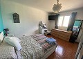 Casa de campo de 3 dormitorios con un apartamento anexo de 2 dormitorios más un estudio de 1 dormitorio en Sax. in Spanish Fincas