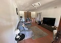 Casa de campo de 3 dormitorios con un apartamento anexo de 2 dormitorios más un estudio de 1 dormitorio en Sax. in Spanish Fincas