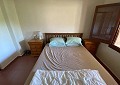 Casa de campo de 3 dormitorios con un apartamento anexo de 2 dormitorios más un estudio de 1 dormitorio en Sax. in Spanish Fincas
