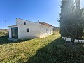 Gran oportunidad de casa de campo en las afueras de Pinoso in Spanish Fincas