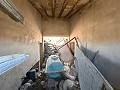 Ruïne in Pinoso met voldoende grond om een nieuw huis te bouwen in Spanish Fincas