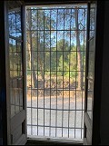 Schöne, netzunabhängige Finca mit 4 Schlafzimmern und 1 Bad in Almansa. in Spanish Fincas