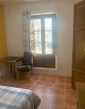 Schöne, netzunabhängige Finca mit 4 Schlafzimmern und 1 Bad in Almansa. in Spanish Fincas