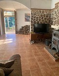 Schöne, netzunabhängige Finca mit 4 Schlafzimmern und 1 Bad in Almansa. in Spanish Fincas