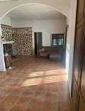 Schöne, netzunabhängige Finca mit 4 Schlafzimmern und 1 Bad in Almansa. in Spanish Fincas