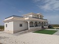 Schöne Villa mit 6 Schlafzimmern und 5 Bädern in Pinoso. in Spanish Fincas