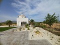 Schöne Villa mit 6 Schlafzimmern und 5 Bädern in Pinoso. in Spanish Fincas