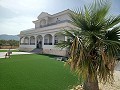 Schöne Villa mit 6 Schlafzimmern und 5 Bädern in Pinoso. in Spanish Fincas
