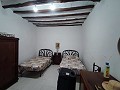 Schönes Landhaus mit 6 Schlafzimmern und 1 Bad in Yecla. in Spanish Fincas