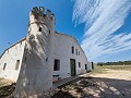 Schönes Landhaus mit 6 Schlafzimmern und 1 Bad in Yecla. in Spanish Fincas
