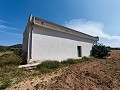 Schönes Landhaus mit 6 Schlafzimmern und 1 Bad in Yecla. in Spanish Fincas