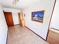 Gezellig appartement met 4 slaapkamers, lift en balkon in Elda in Spanish Fincas