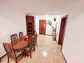 Gezellig appartement met 4 slaapkamers, lift en balkon in Elda in Spanish Fincas