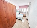 Gezellig appartement met 4 slaapkamers, lift en balkon in Elda in Spanish Fincas