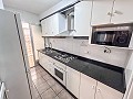 Gezellig appartement met 4 slaapkamers, lift en balkon in Elda in Spanish Fincas